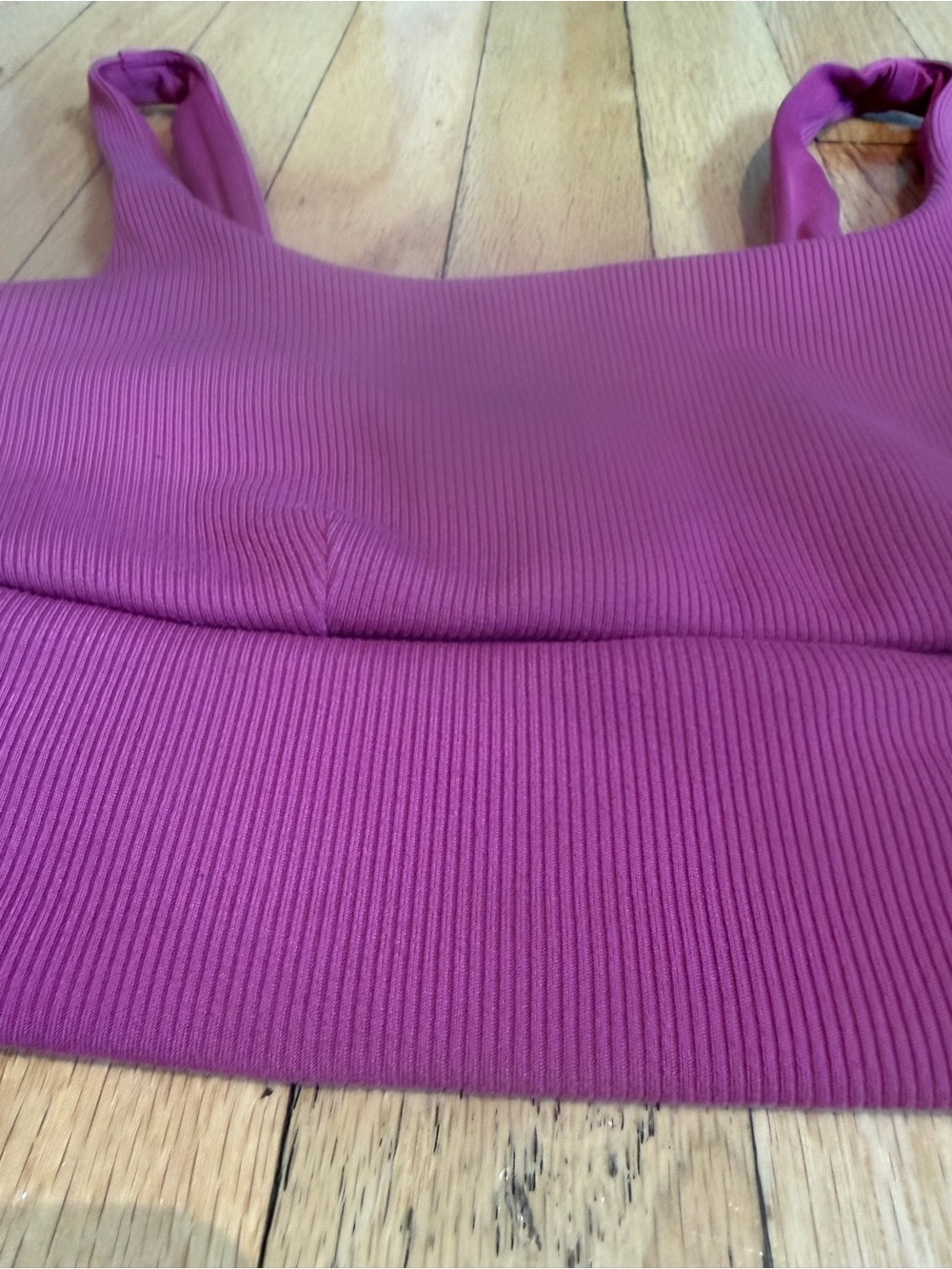 ALO Yoga Slit Bra - Picture 5 of 8